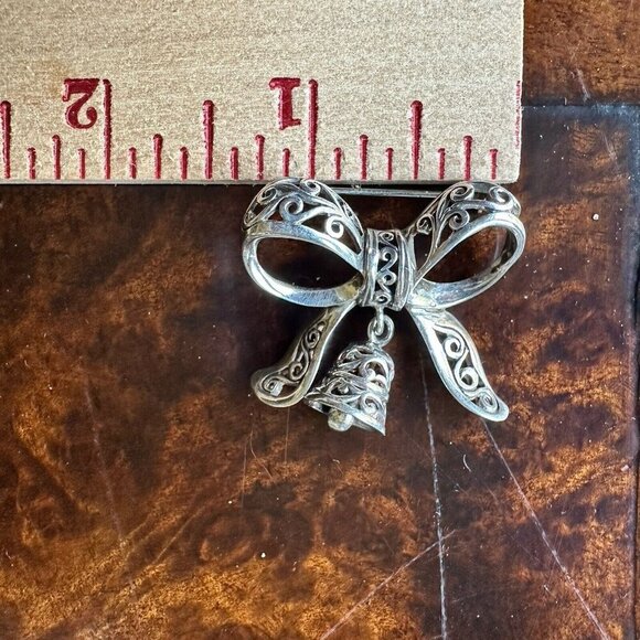 VTG 925 Sterling Silver Bow Tied Ribbon Bell Brooch Pin Filigree Cutouts 8.7g - Picture 8 of 8